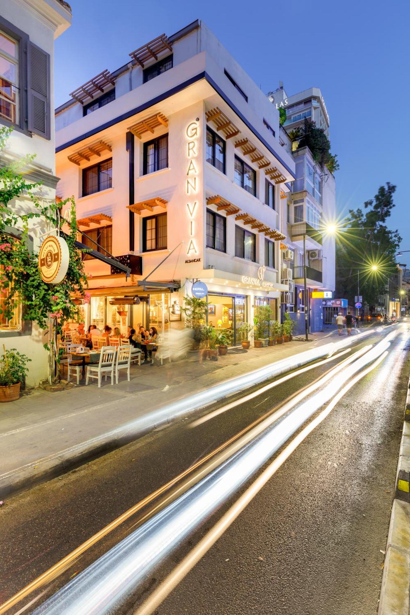 Gran Via Alsancak Hotel İzmir Exterior foto