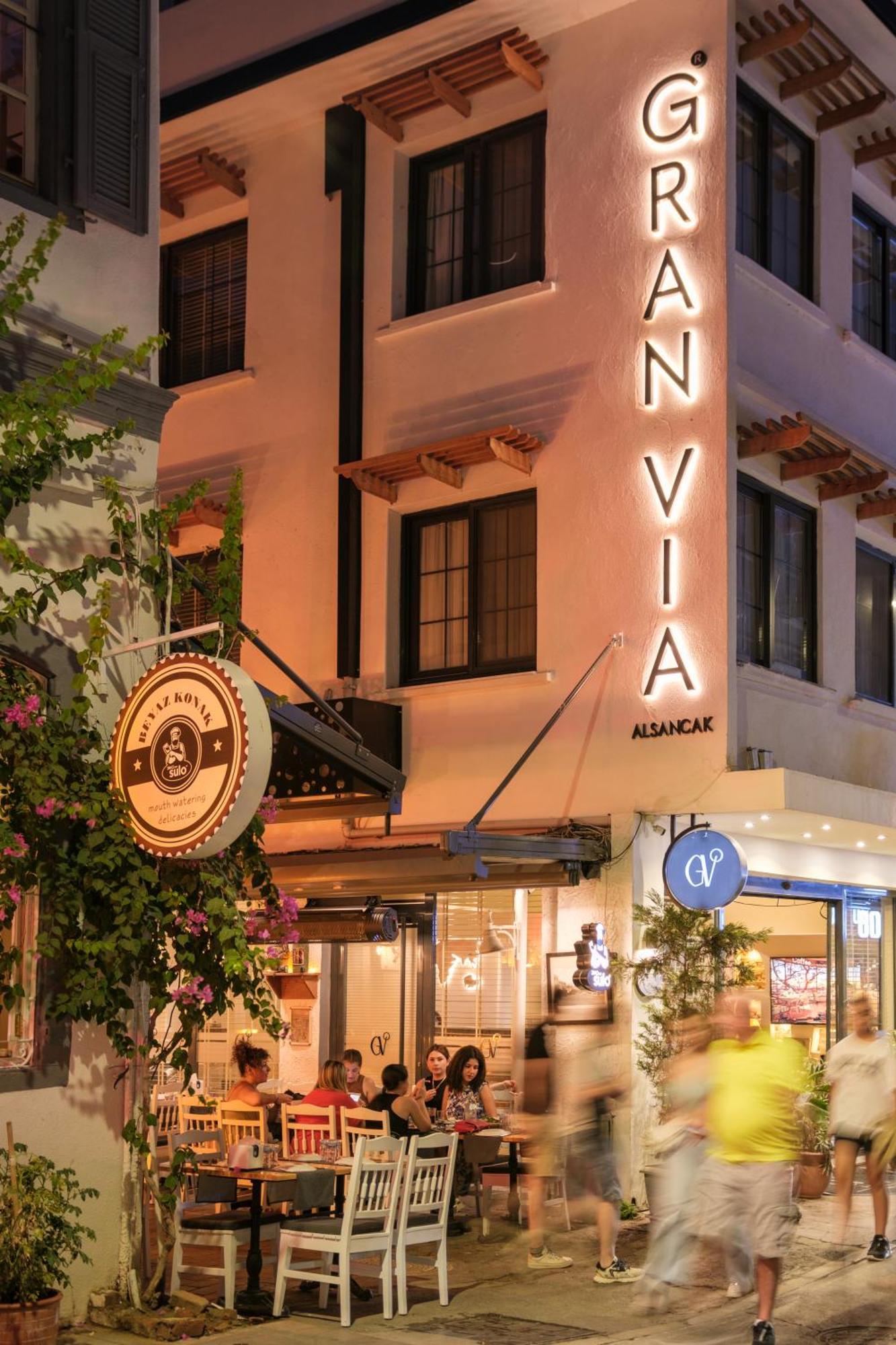 Gran Via Alsancak Hotel İzmir Exterior foto